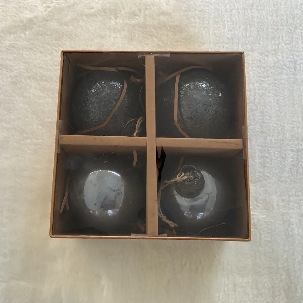New Pottery Barn German Glitter Mercury Ornaments Set of 4 Gray Unopened